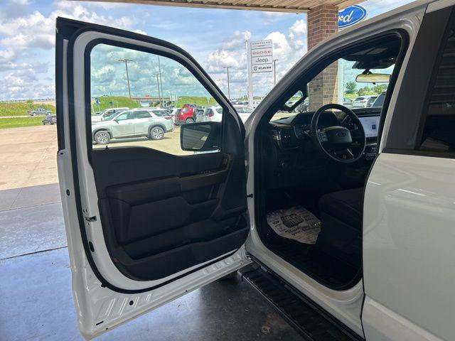 new 2025 Ford F-150 car, priced at $41,900