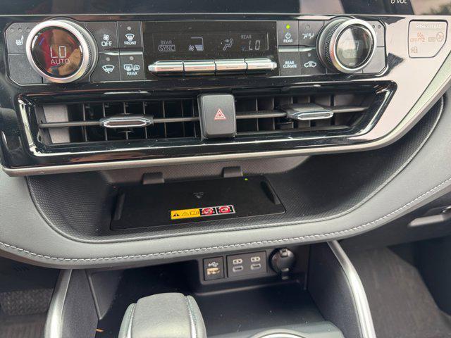used 2025 Toyota Highlander car, priced at $43,359