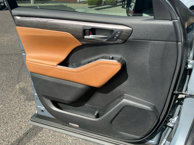 used 2024 Toyota Highlander car, priced at $47,386