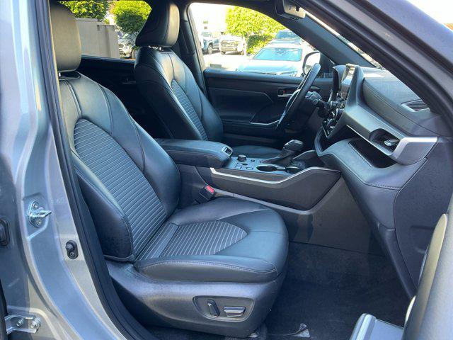 used 2025 Toyota Highlander car, priced at $40,521