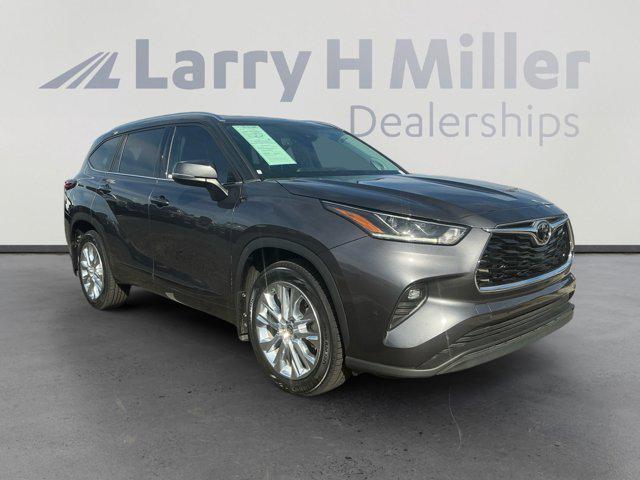 used 2023 Toyota Highlander car, priced at $40,069