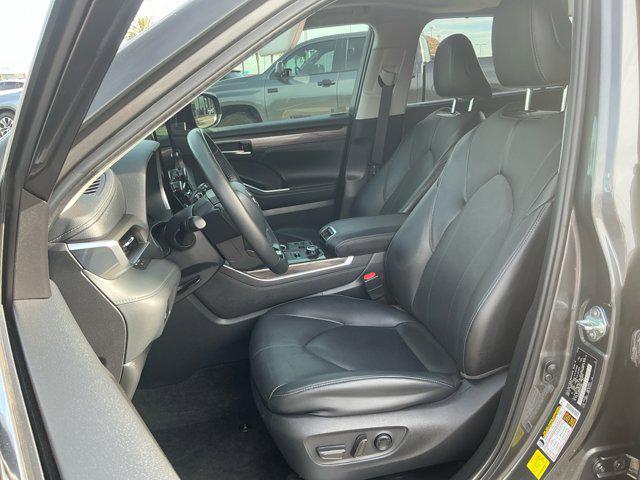 used 2023 Toyota Highlander car, priced at $40,069