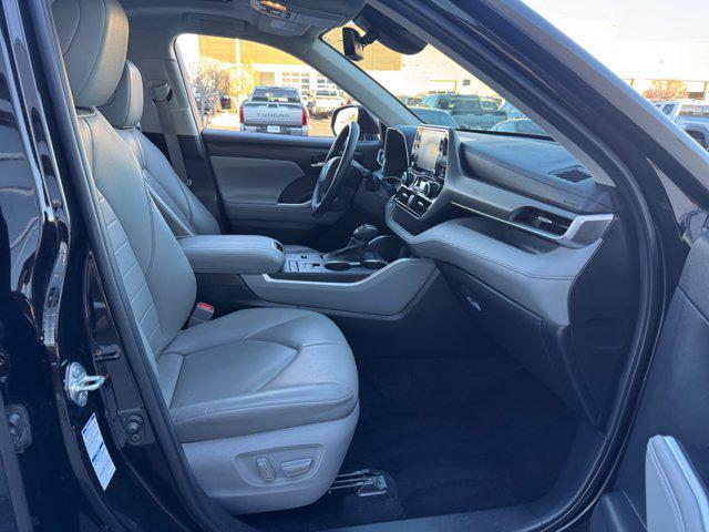 used 2020 Toyota Highlander Hybrid car, priced at $31,989