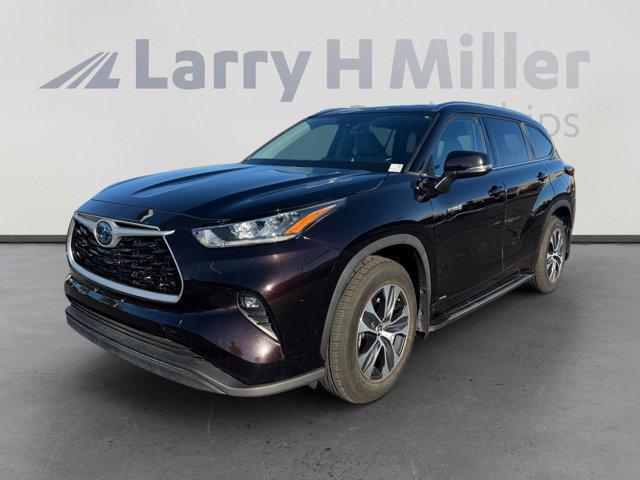 used 2020 Toyota Highlander Hybrid car, priced at $31,989
