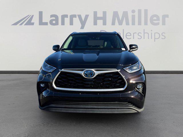 used 2020 Toyota Highlander Hybrid car, priced at $31,989