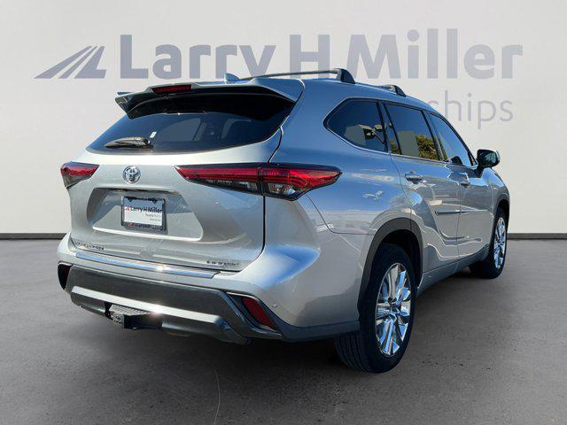 used 2022 Toyota Highlander car, priced at $31,994