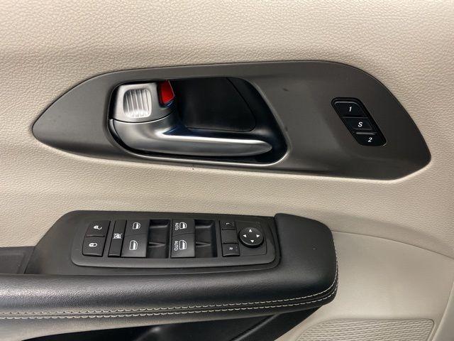used 2023 Chrysler Pacifica car, priced at $24,995
