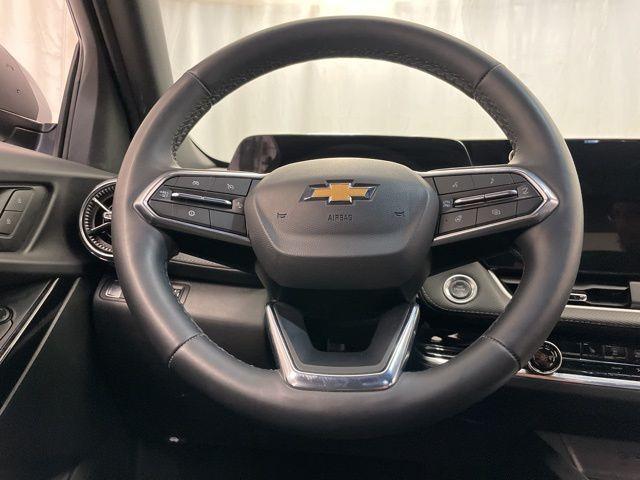 used 2025 Chevrolet Equinox car, priced at $27,395