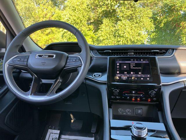 used 2023 Jeep Grand Cherokee car, priced at $27,495