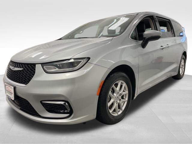 used 2023 Chrysler Pacifica car, priced at $24,995