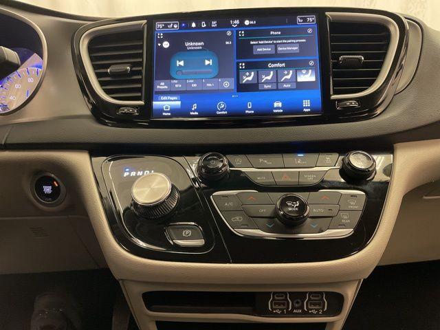 used 2023 Chrysler Pacifica car, priced at $24,995
