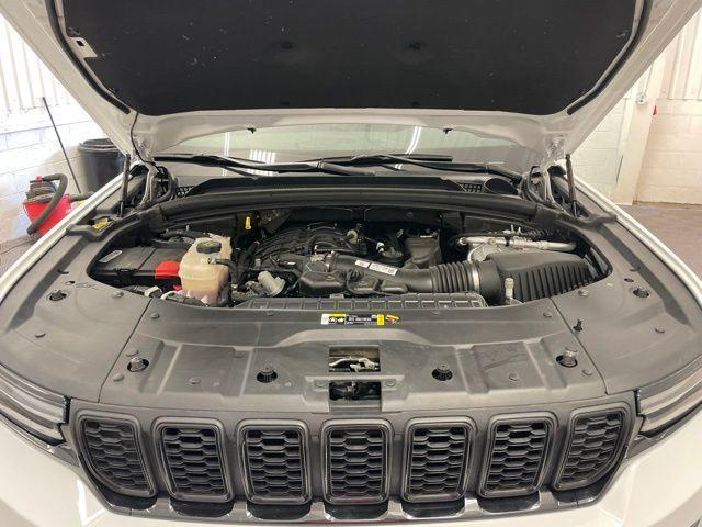 used 2023 Jeep Grand Cherokee car, priced at $30,995