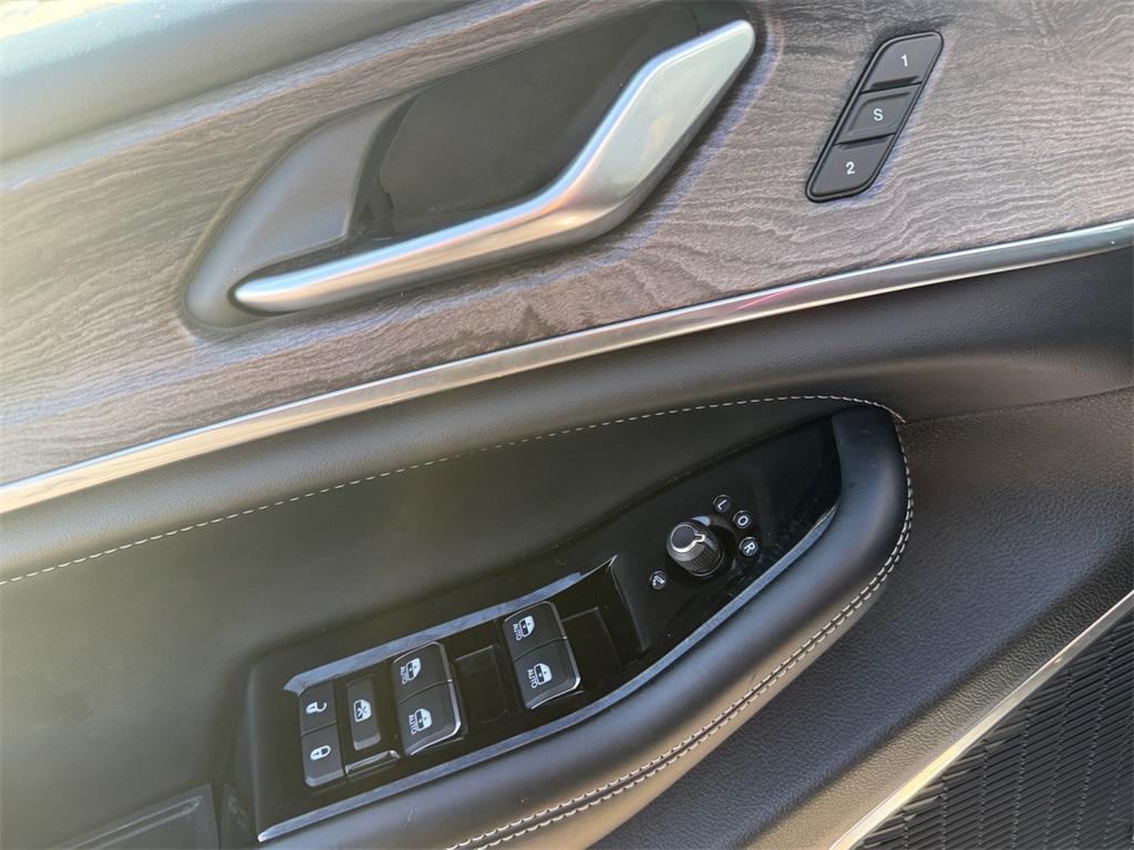 used 2023 Jeep Grand Cherokee L car, priced at $33,187