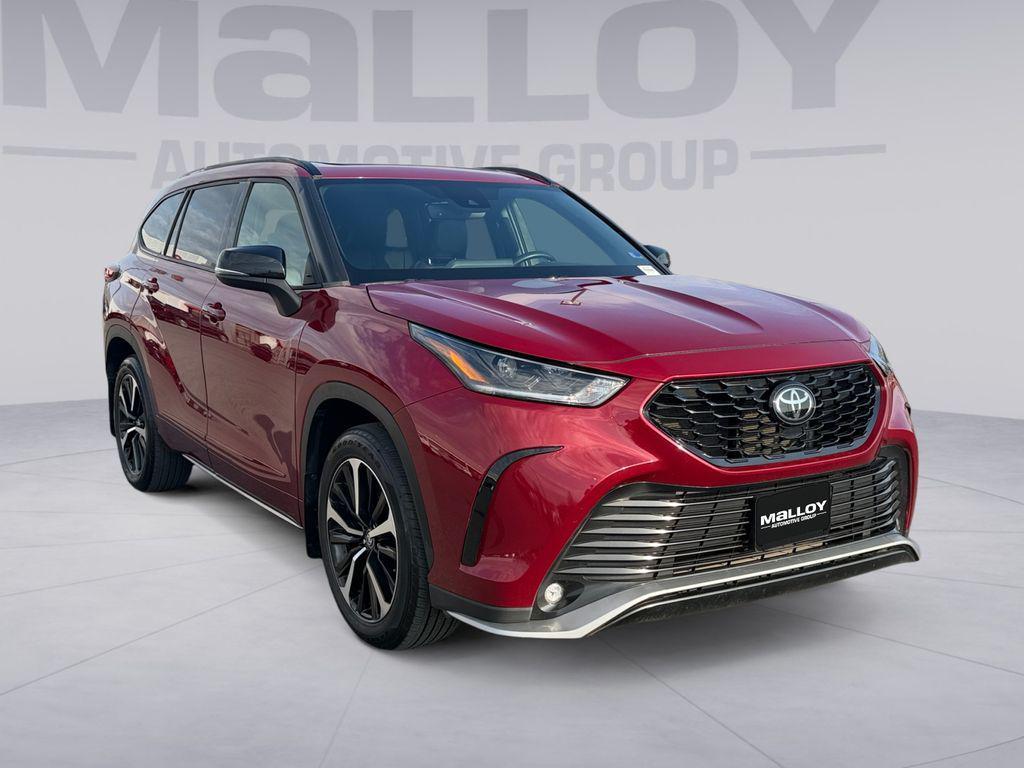 used 2022 Toyota Highlander car, priced at $36,597