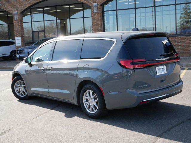 used 2025 Chrysler Pacifica car, priced at $29,995