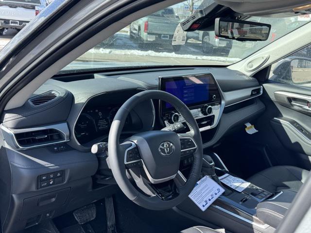 new 2026 Toyota Highlander Hybrid car, priced at $58,922
