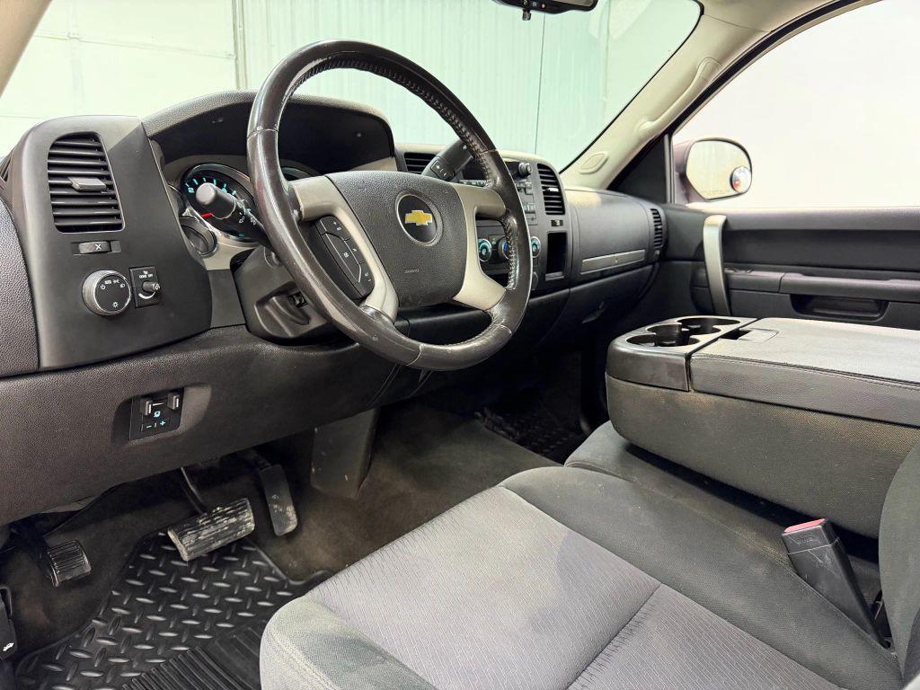 used 2011 Chevrolet Silverado 2500 car, priced at $12,900