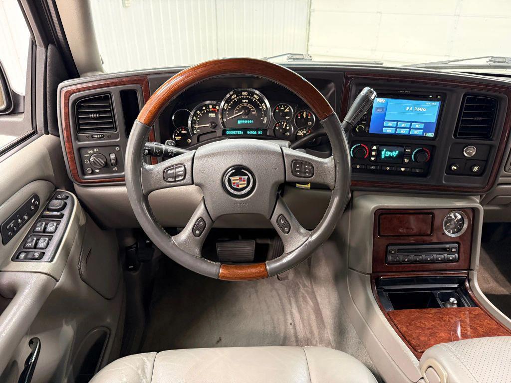 used 2005 Cadillac Escalade EXT car, priced at $14,900