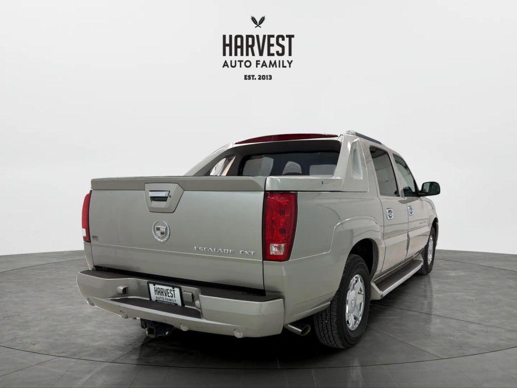 used 2005 Cadillac Escalade EXT car, priced at $14,900