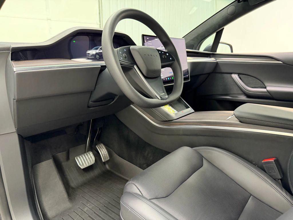 used 2025 Tesla Model X car, priced at $77,900