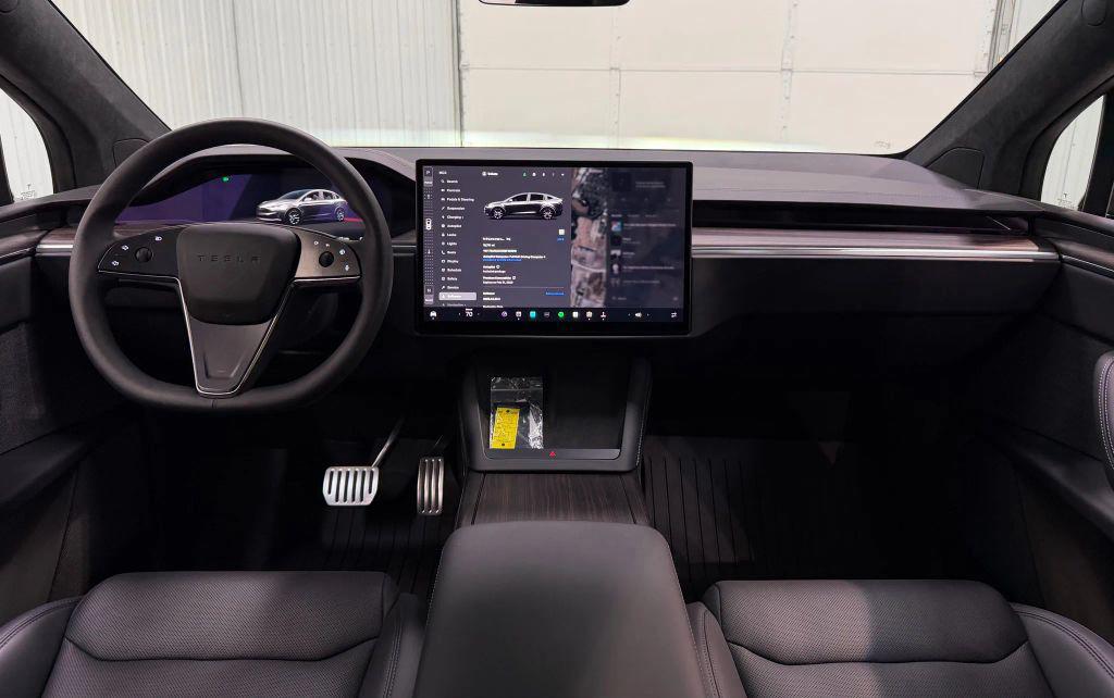 used 2025 Tesla Model X car, priced at $77,900