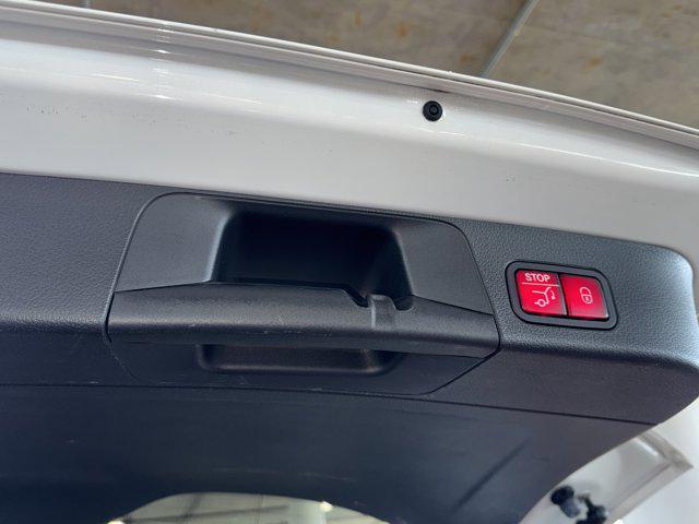 used 2022 Mercedes-Benz GLB 250 car, priced at $27,200