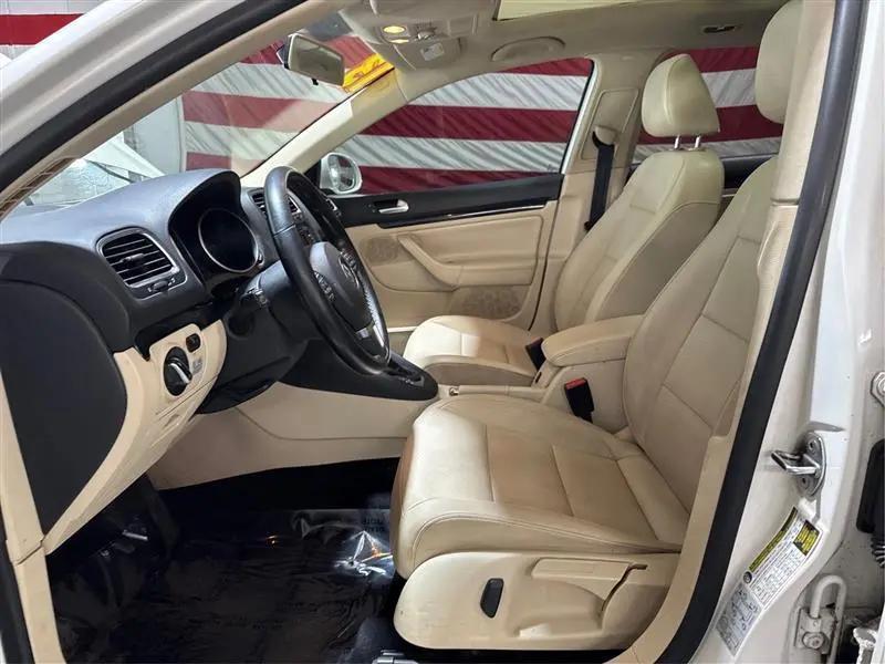 used 2013 Volkswagen Jetta SportWagen car, priced at $7,933