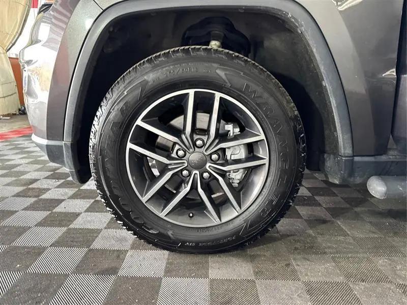 used 2019 Jeep Grand Cherokee car, priced at $18,555
