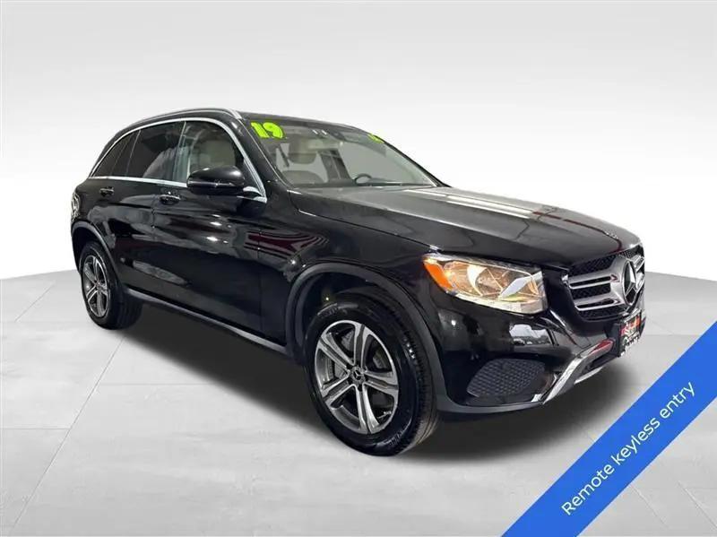 used 2019 Mercedes-Benz GLC 300 car, priced at $17,555