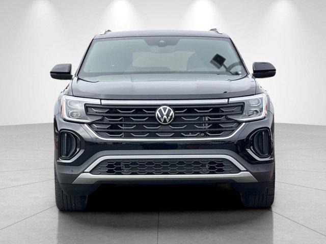 new 2026 Volkswagen Atlas Cross Sport car, priced at $51,154