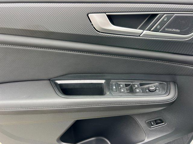 new 2026 Volkswagen Atlas Cross Sport car, priced at $56,751