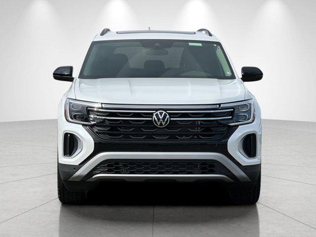 new 2026 Volkswagen Atlas car, priced at $51,020