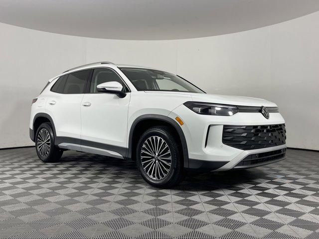 new 2025 Volkswagen Tiguan car, priced at $28,207