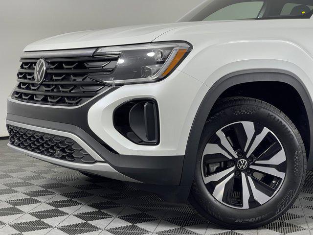 new 2026 Volkswagen Atlas Cross Sport car, priced at $40,526