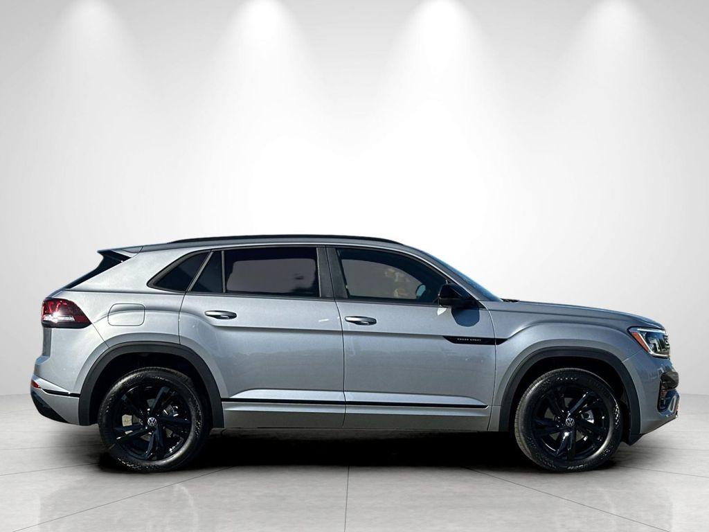 new 2026 Volkswagen Atlas Cross Sport car, priced at $46,518