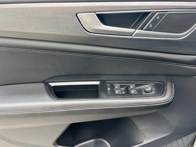 used 2025 Volkswagen Atlas Cross Sport car, priced at $32,294