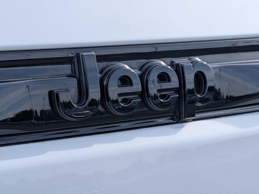 used 2023 Jeep Grand Cherokee car, priced at $35,499