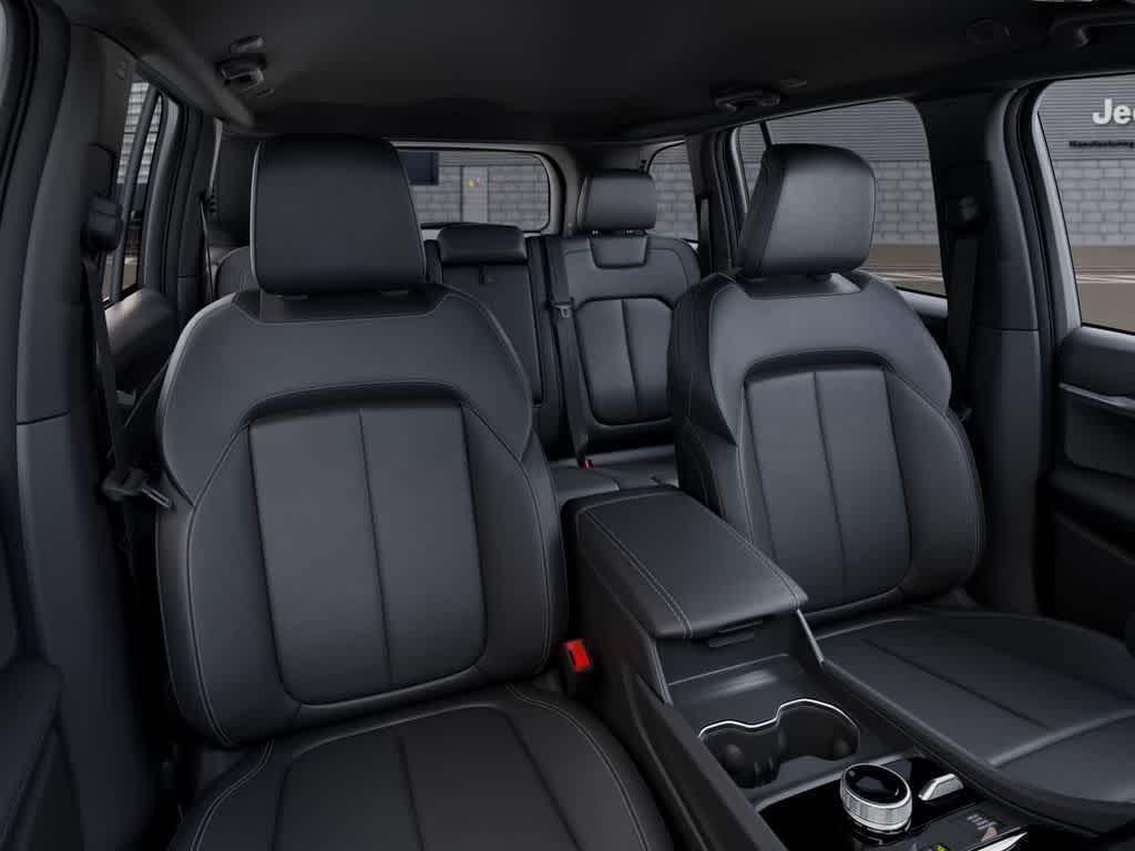 used 2025 Jeep Grand Cherokee car, priced at $45,398