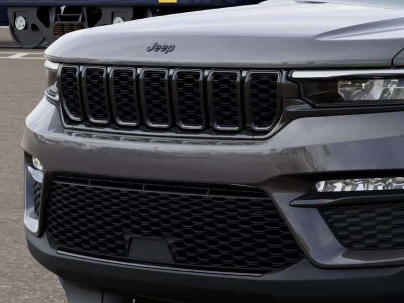 used 2025 Jeep Grand Cherokee car, priced at $45,398