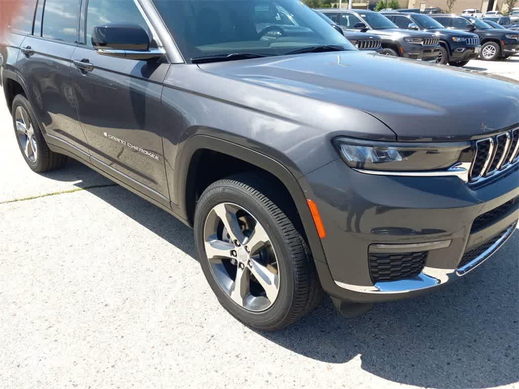 used 2025 Jeep Grand Cherokee L car, priced at $51,597