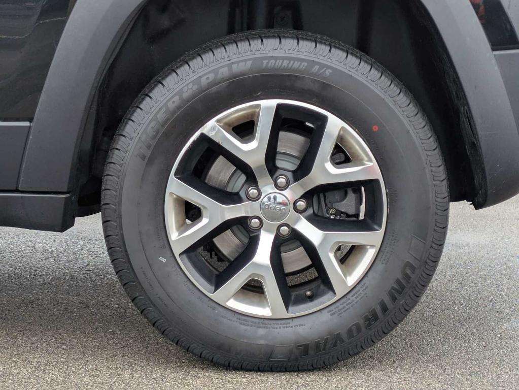 used 2014 Jeep Cherokee car, priced at $10,909