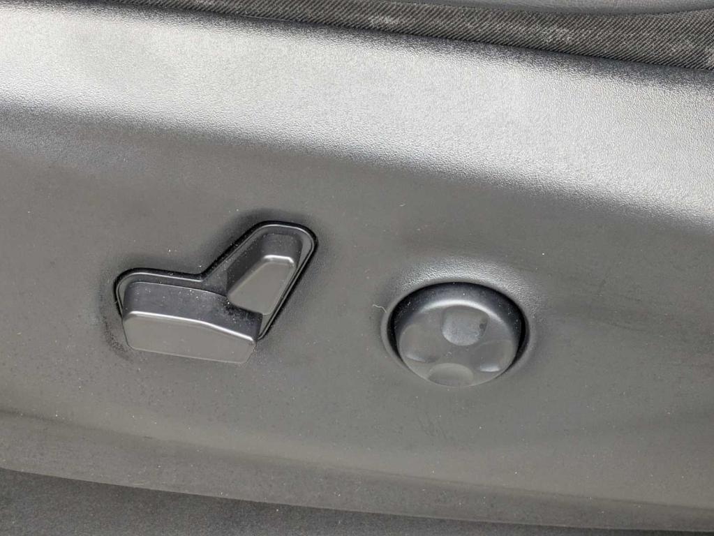 used 2023 Chrysler Pacifica car, priced at $36,499