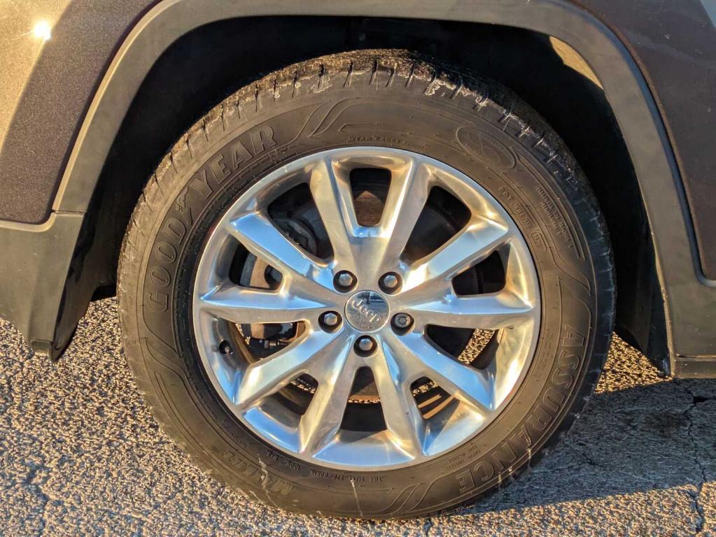 used 2016 Jeep Cherokee car, priced at $12,786