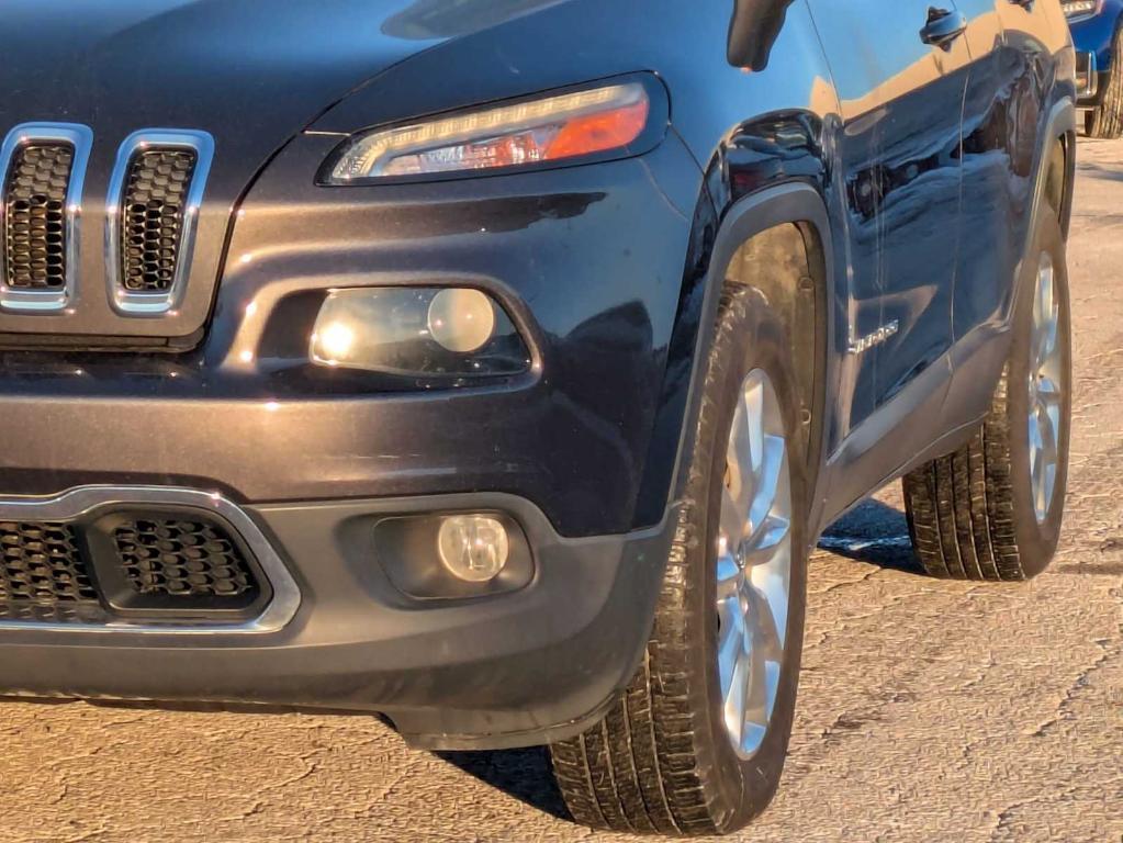 used 2016 Jeep Cherokee car, priced at $12,786