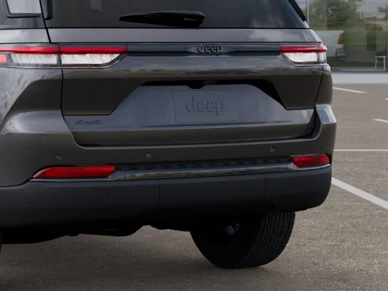 new 2025 Jeep Grand Cherokee car, priced at $41,172