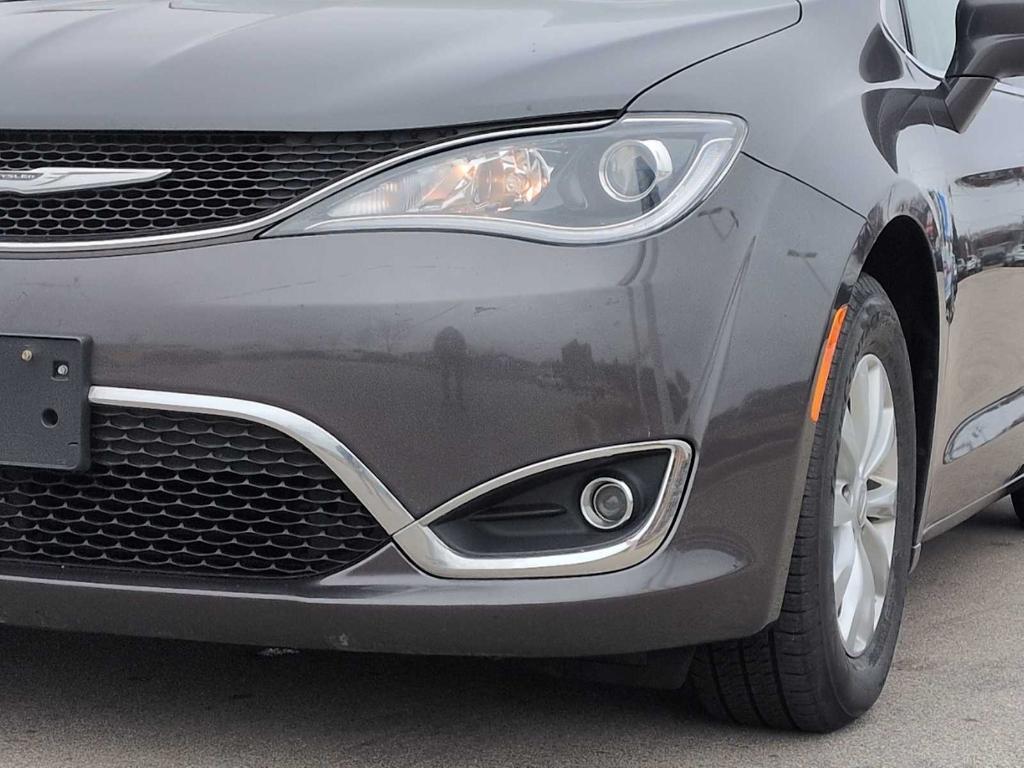 used 2018 Chrysler Pacifica car, priced at $12,786