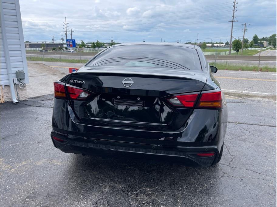 used 2024 Nissan Altima car