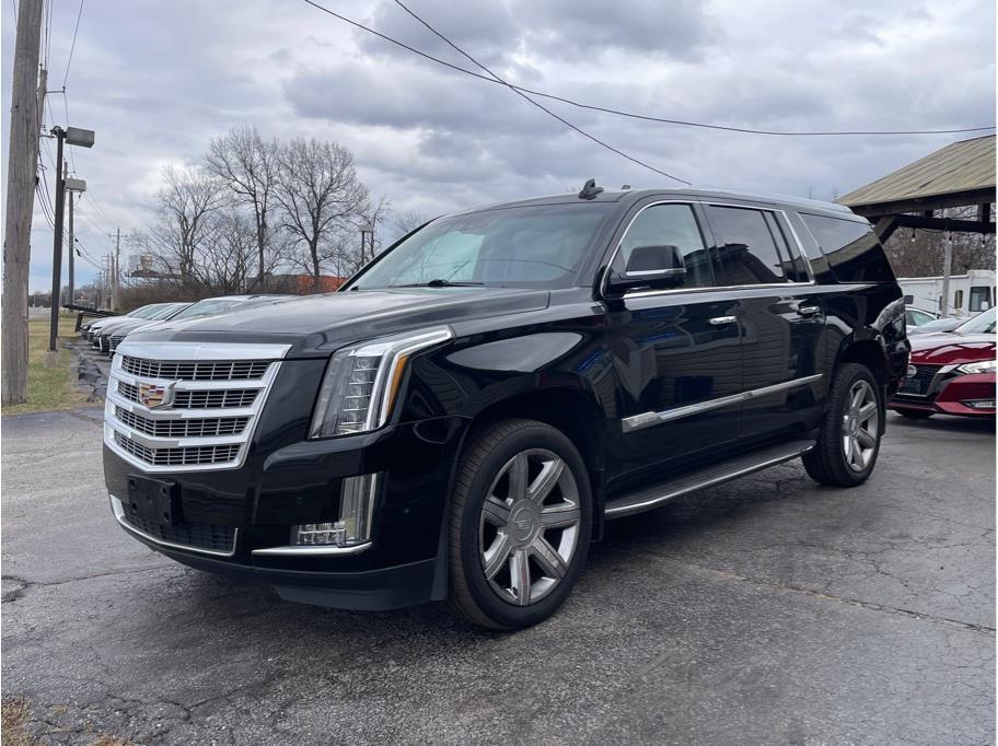 used 2017 Cadillac Escalade ESV car, priced at $25,900