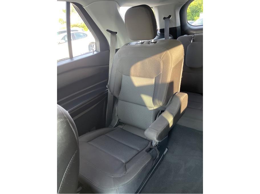 2022 Agate Black Metallic Ford Explorer