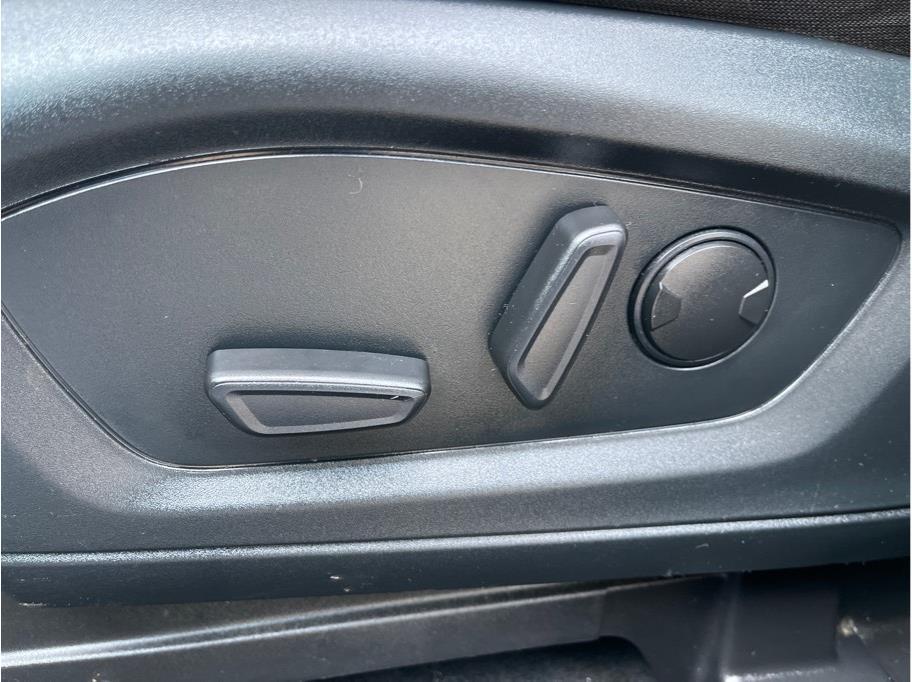 2022 Agate Black Metallic Ford Explorer